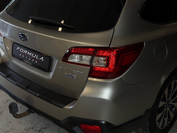 Subaru Outback 13 of 30