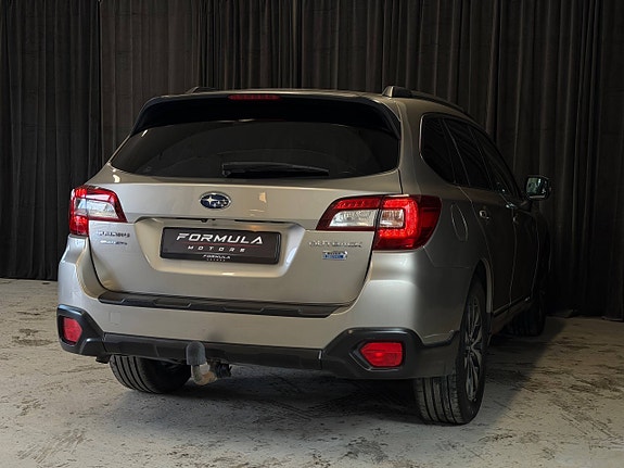 Subaru Outback 12 of 30