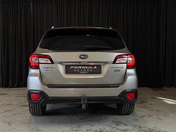 Subaru Outback 11 of 30