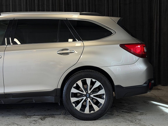 Subaru Outback 7 of 30