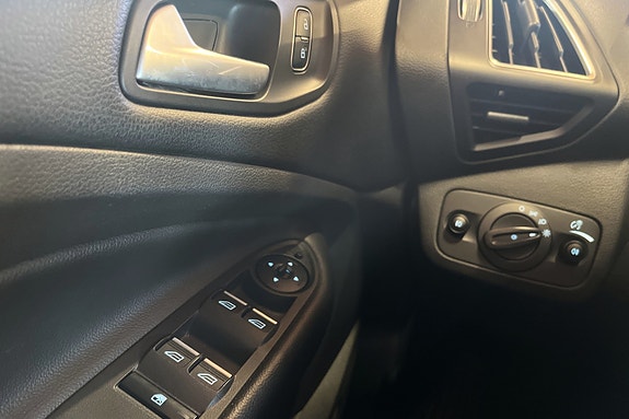 Ford Kuga 19 of 26