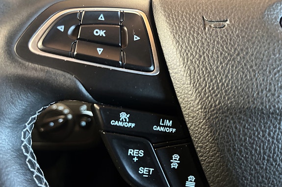 Ford Kuga 18 of 26