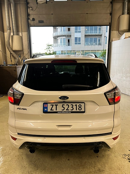 Ford Kuga 4 of 13