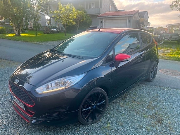 Ford Fiesta 2 of 5