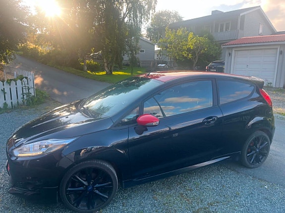 Ford Fiesta 3 of 5