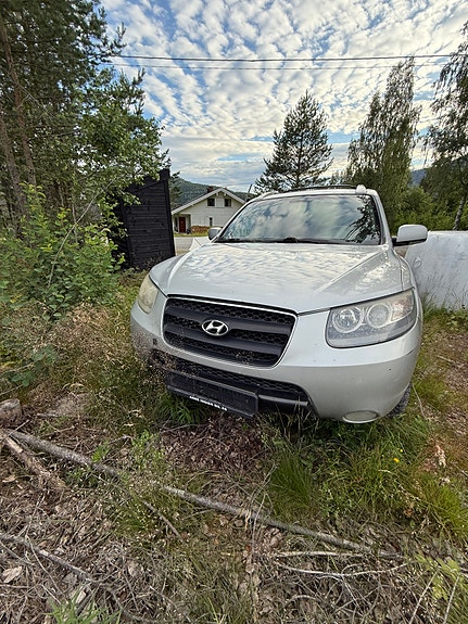 Hyundai Santa Fe 2 of 4