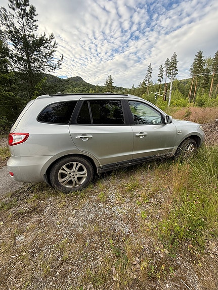 Hyundai Santa Fe 3 of 4