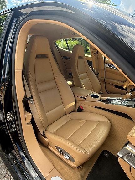 Porsche Panamera 12 of 24