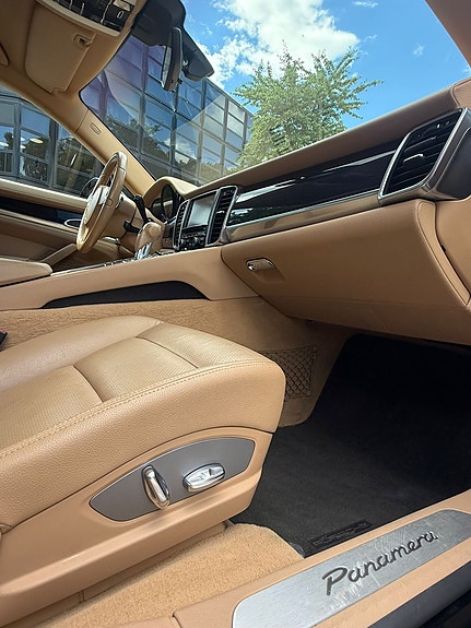 Porsche Panamera 13 of 24
