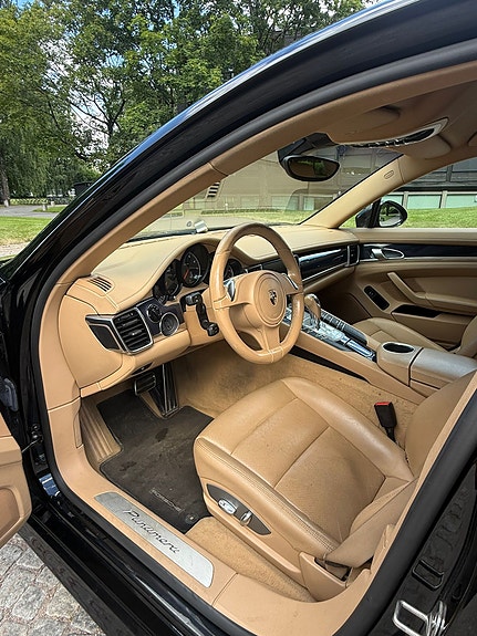 Porsche Panamera 9 of 24