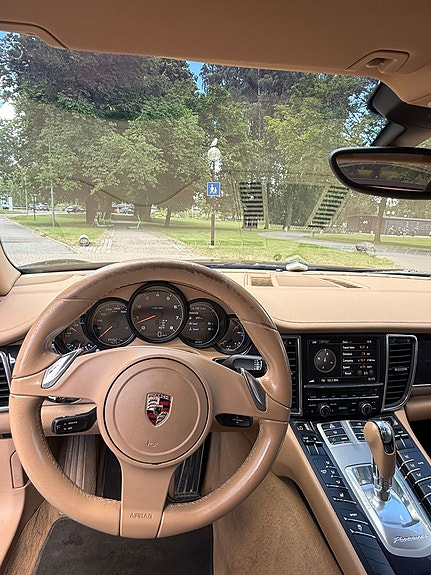 Porsche Panamera 19 of 24