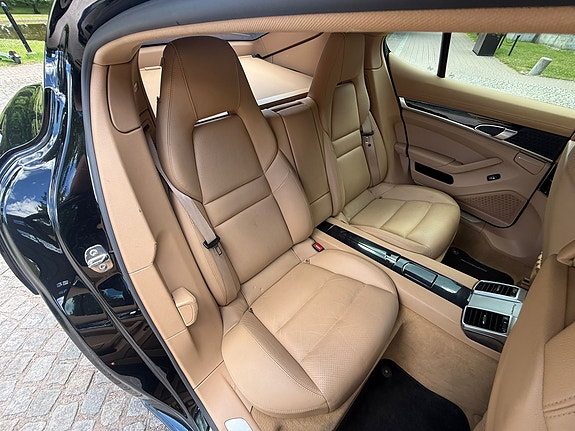 Porsche Panamera 17 of 24