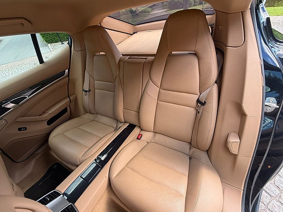Porsche Panamera 15 of 24