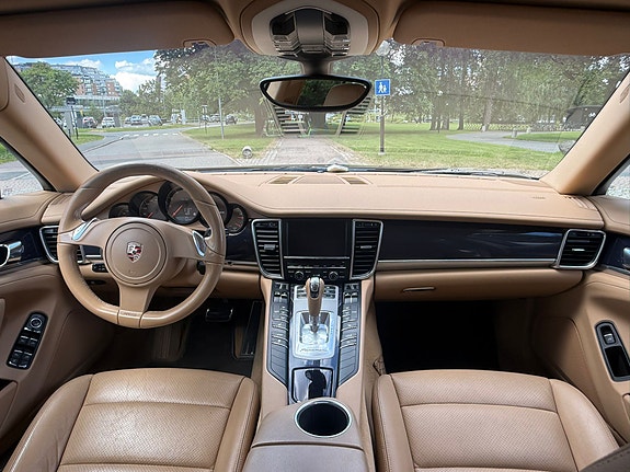 Porsche Panamera 18 of 24