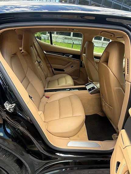 Porsche Panamera 16 of 24