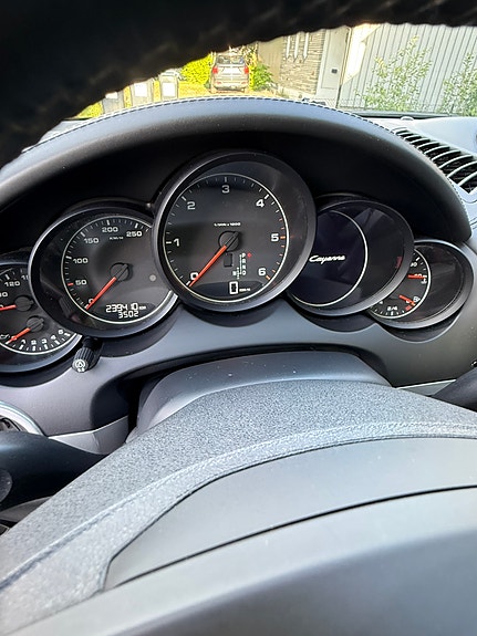 Porsche Cayenne 2 of 5