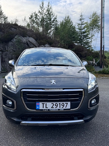 Peugeot 3008 3 of 5