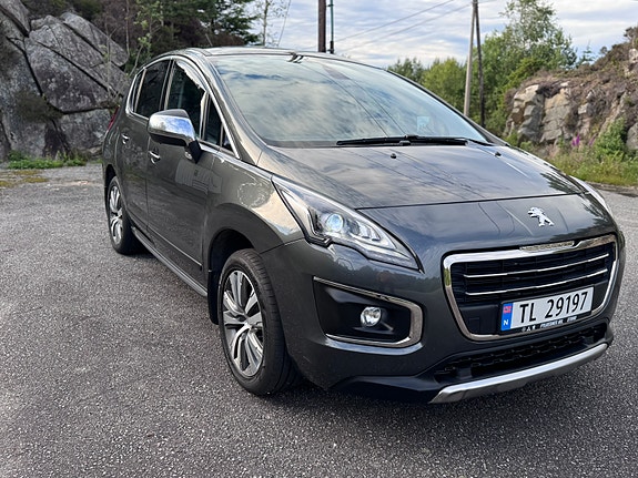 Peugeot 3008 2 of 5