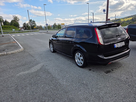Ford Focus 2 of 5
