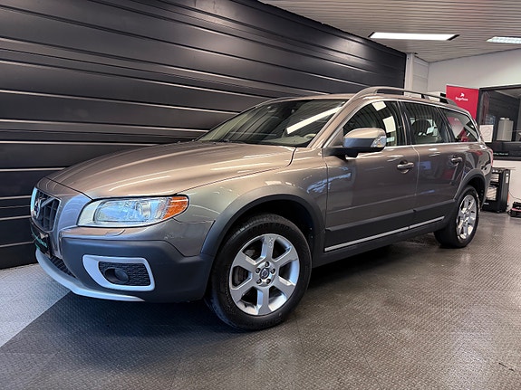 Volvo XC70 2 of 5