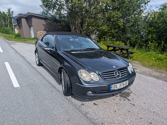 Mercedes-Benz CLK200 2 of 20