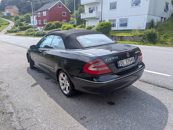 Mercedes-Benz CLK200 4 of 20