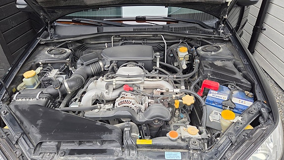 Subaru Legacy 3 of 5