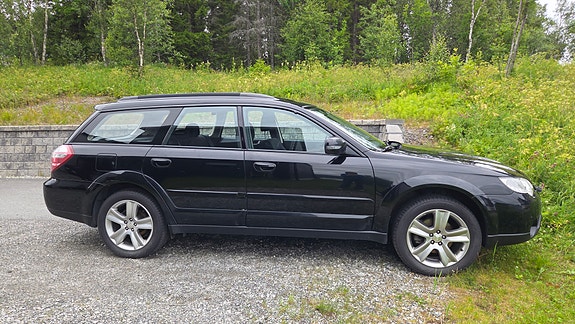 Subaru Legacy 2 of 5