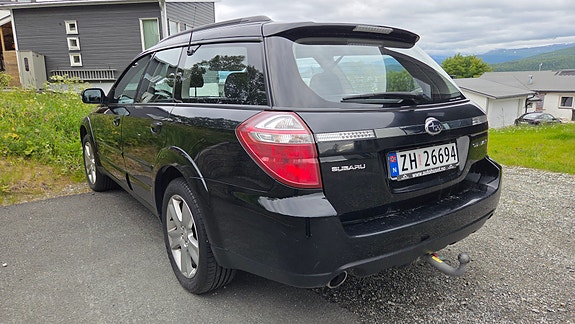 Subaru Legacy 4 of 5