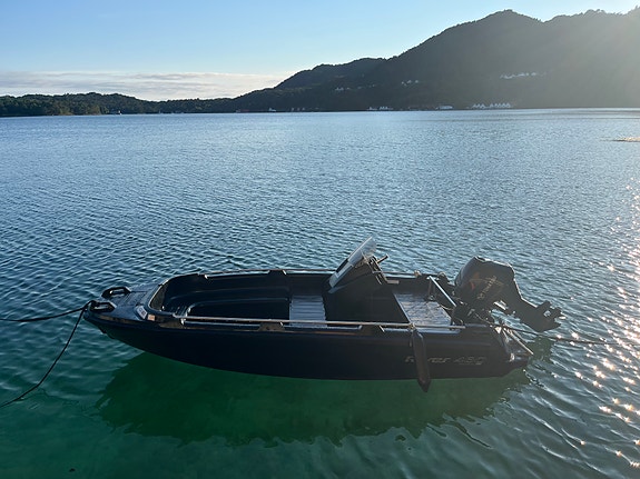 River 460XR m/Tohatsu 30 2 of 5