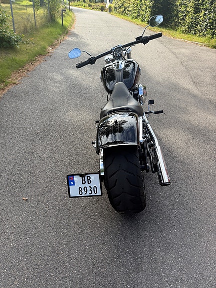 Harley-Davidson FXSB Breakout 3 of 5