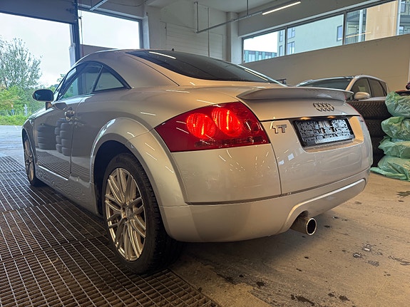 Audi TT 3 of 11