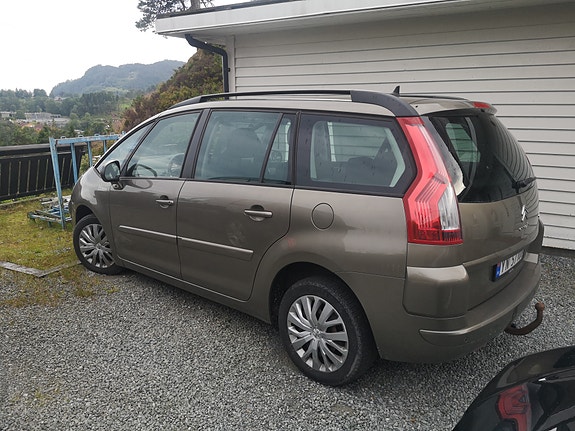 Citroen C4 Picasso 2 of 5