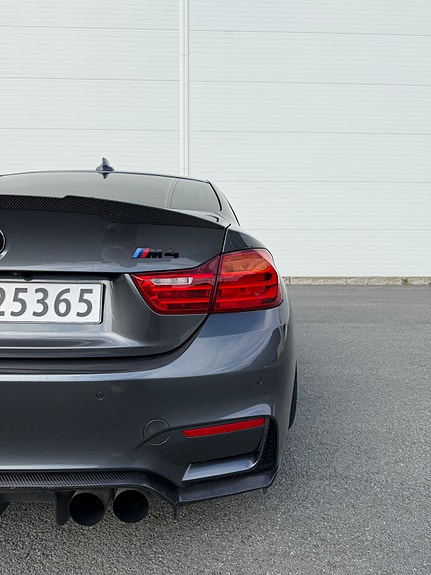 BMW M4 10 of 25