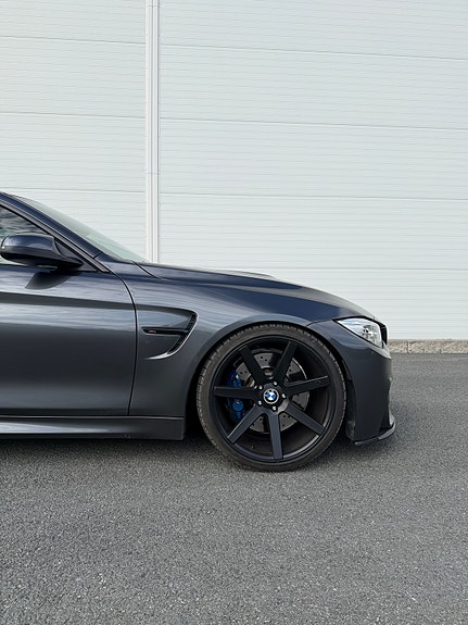 BMW M4 3 of 25