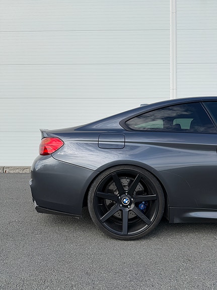 BMW M4 4 of 25