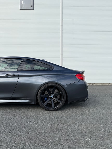 BMW M4 6 of 25