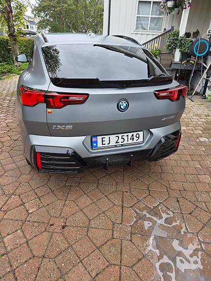 BMW iX2 7 of 19