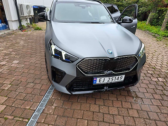 BMW iX2 10 of 19