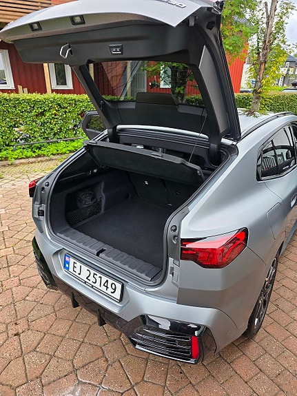 BMW iX2 14 of 19
