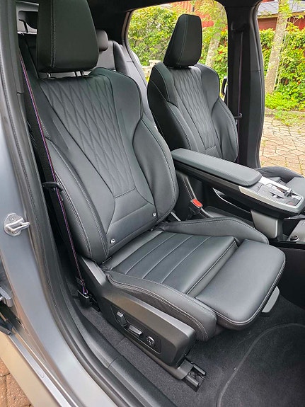 BMW iX2 15 of 19