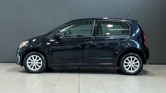 Volkswagen UP! 2 of 5