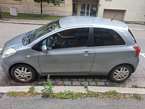 Toyota Yaris 4 of 4