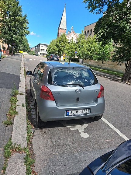 Toyota Yaris 3 of 4