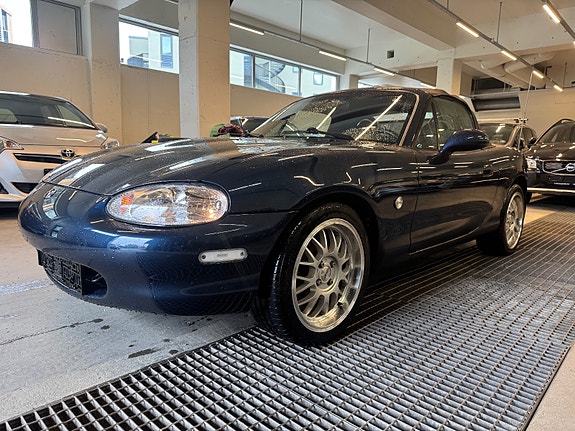 Mazda MX-5 2 of 5