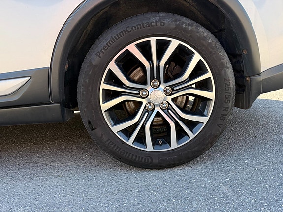Mitsubishi Outlander 12 of 25