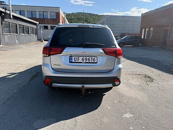 Mitsubishi Outlander 6 of 25