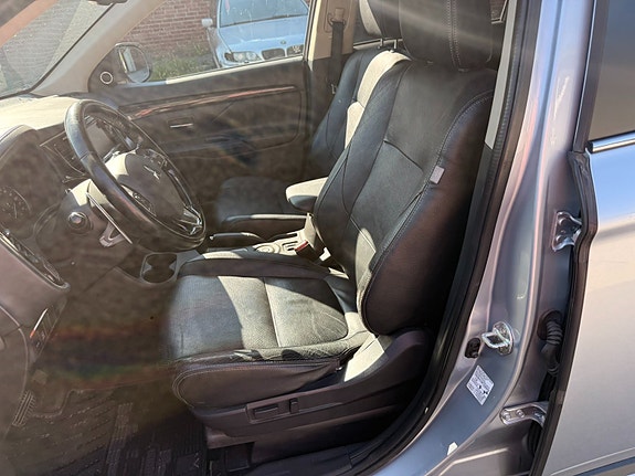 Mitsubishi Outlander 13 of 25