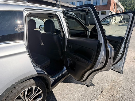 Mitsubishi Outlander 25 of 25