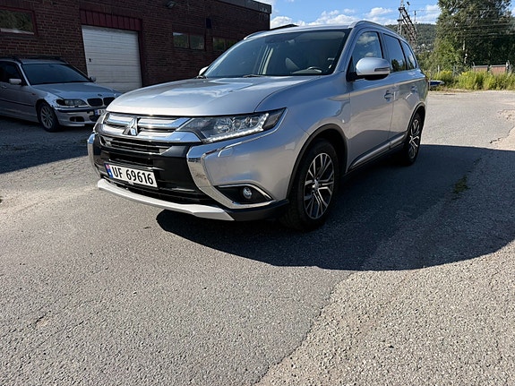 Mitsubishi Outlander 2 of 25